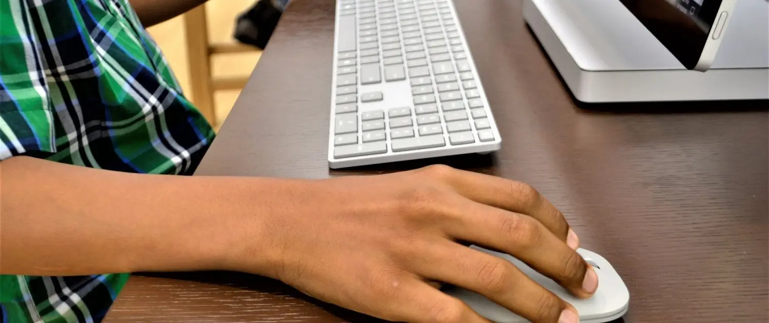 Comment assurer la sécurité en ligne de votre enfant de 8 à 11 ans - Tuteurcps